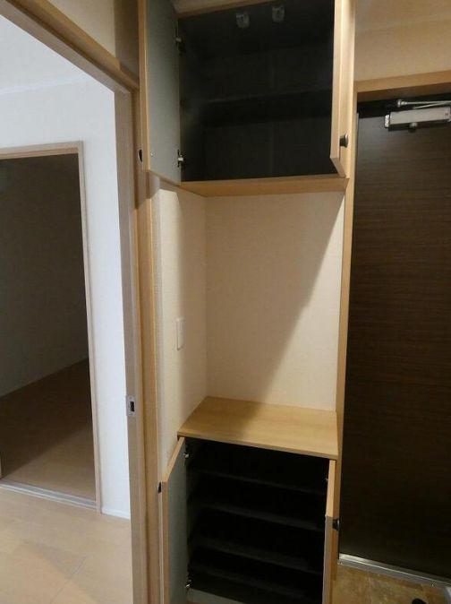 玄関　弊社は都内全域の物件をご紹介可能です！