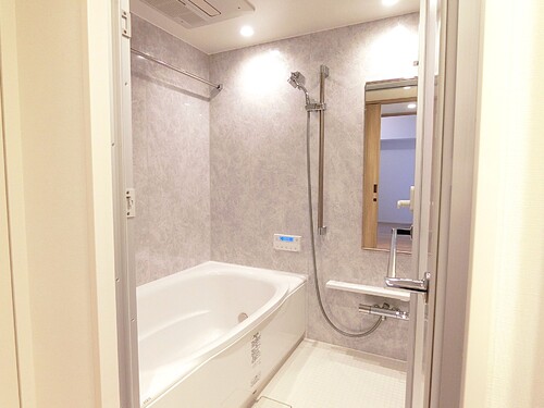 バス・シャワールーム　バスルーム