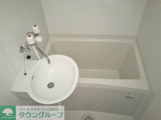 バス・シャワールーム　バス・トイレ別です♪