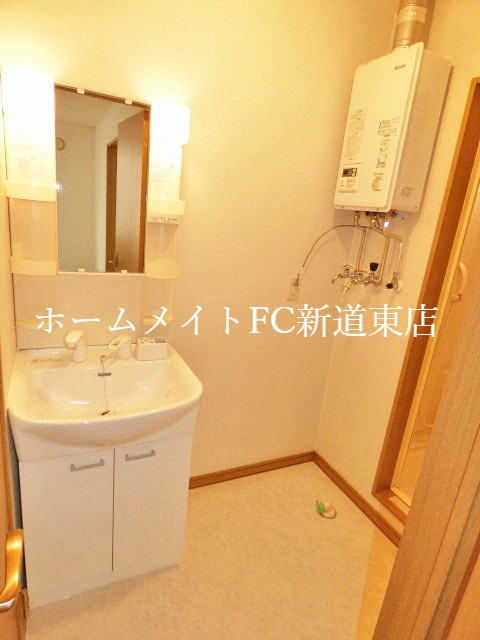 洗面設備　洗髪洗面化粧台