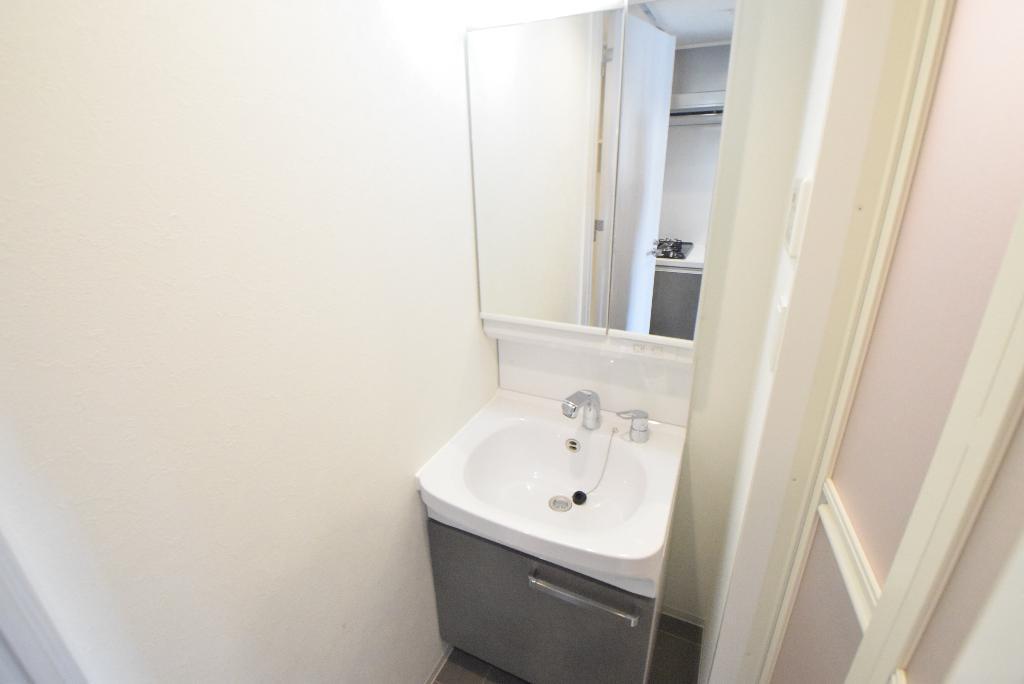 洗面設備　洗髪洗面化粧台