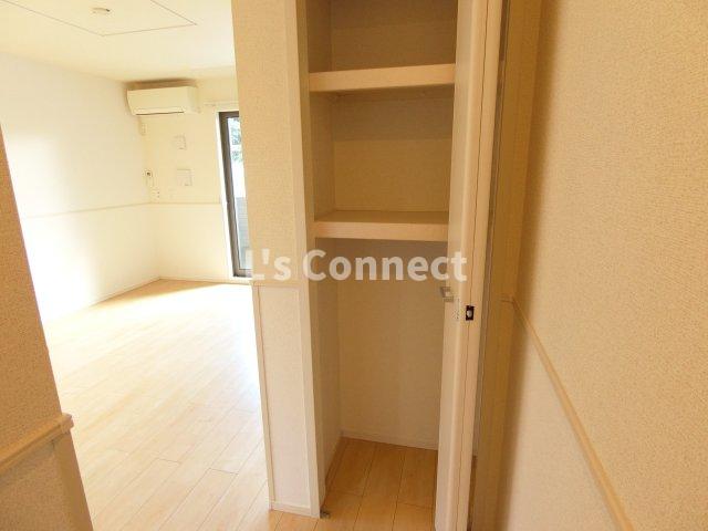 その他設備　ＬＤＫにも収納付き。