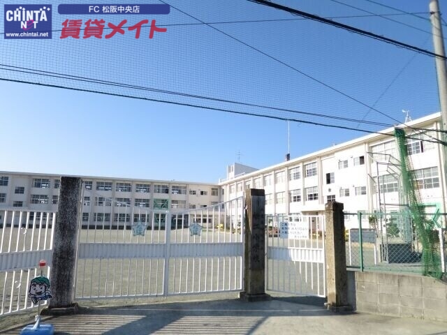 小学校　松阪市立松江小学校（小学校）まで876m