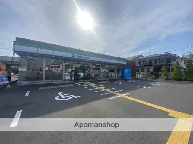 コンビニ　ファミリーマート草加旭町二丁目店（コンビニ）まで626m