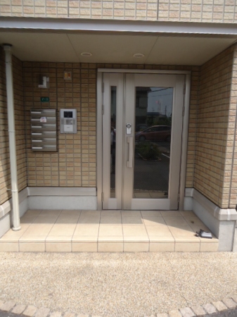 エントランス　ゆとりのあるエントランスです