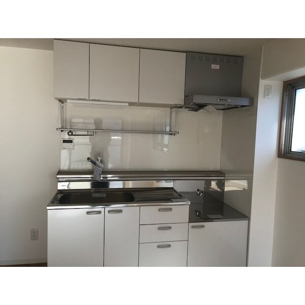 キッチン　※写真は同じマンションの違う部屋のものになります。