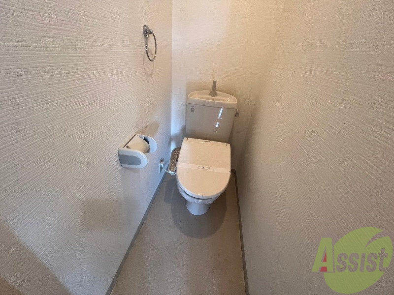 トイレ　温水洗浄便座付きのトイレなので快適ですね