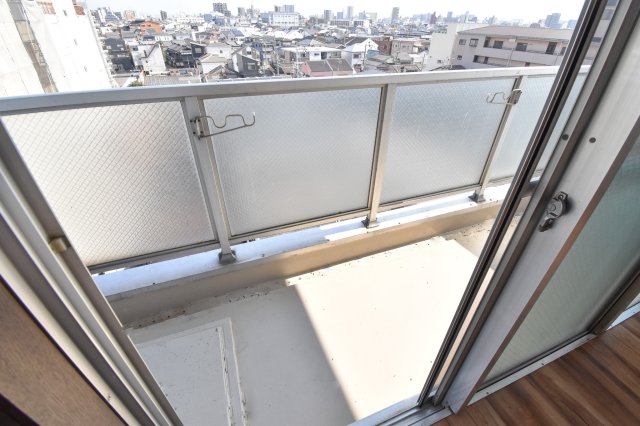 バルコニー　明るいバルコニーです