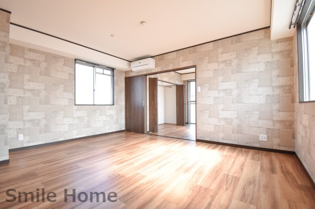 居室・リビング　エアコン付きのお部屋です