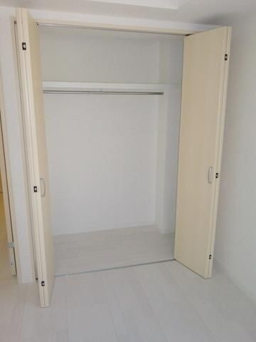 居室・リビング　★たっぷり収納スペース★