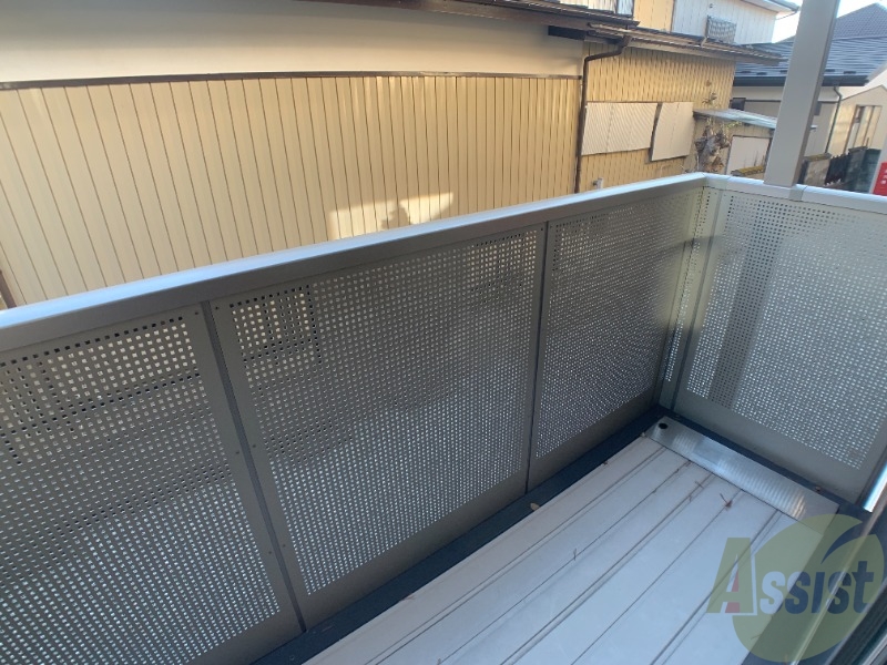 バルコニー　広めのバルコニーです。洗濯物がたくさん干せそうです。