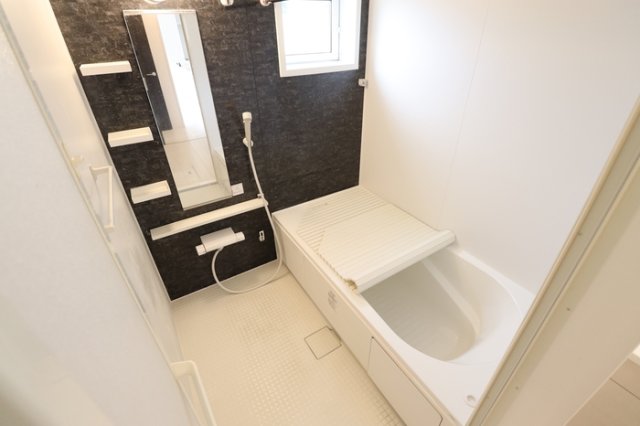 バス・シャワールーム　ゆったり過ごせるお風呂です