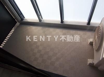 バルコニー　バルコニーからの眺めを楽しみながら食事をしませんか