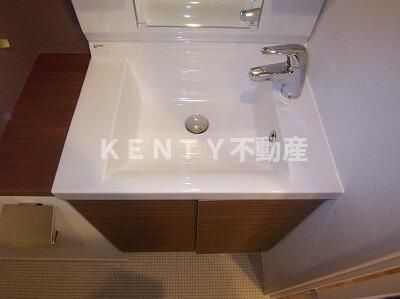 洗面設備　使いやすい洗面所です