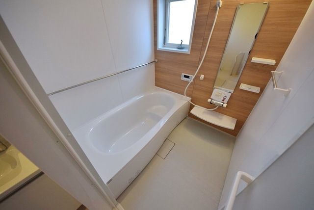 バス・シャワールーム　お問合せはタウンハウジングまで！※現地待合わせ相談可能