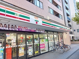 コンビニ　セブンイレブン（コンビニ）まで221m