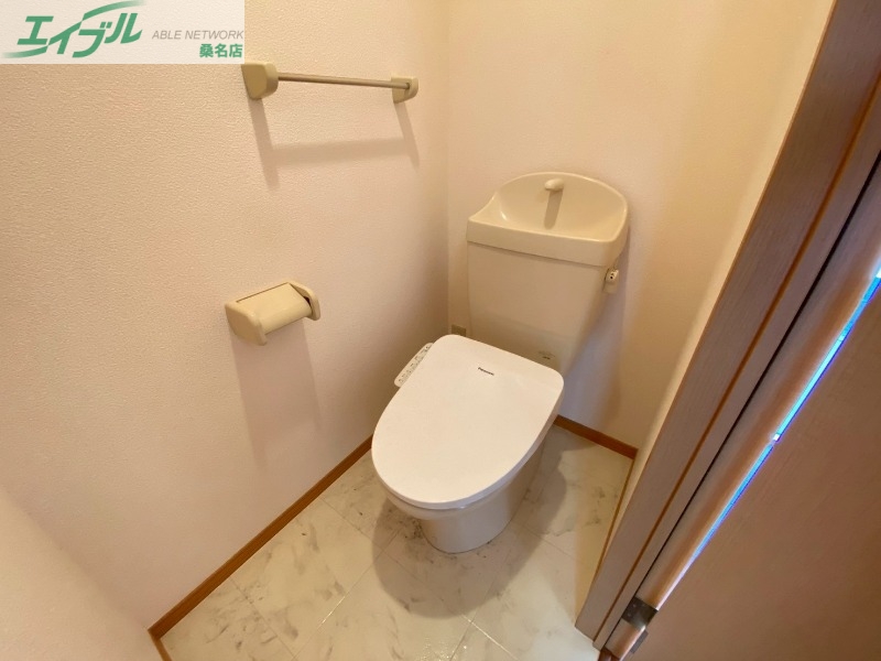 トイレ　同型参考写真