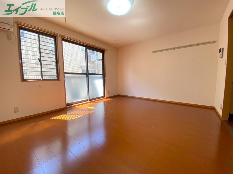 居室・リビング　同型参考写真