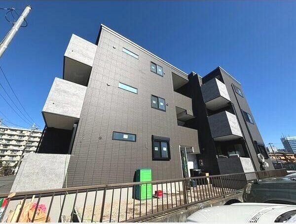 建物外観　オートロック完備