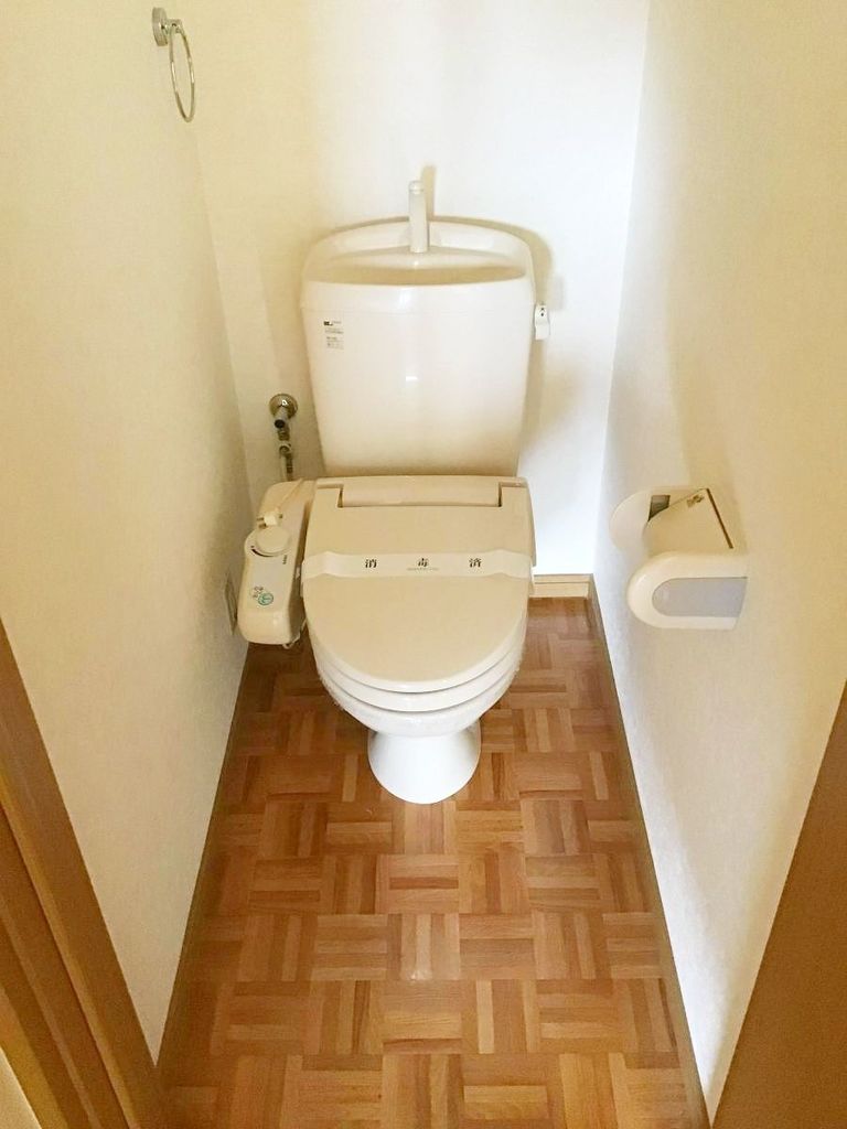 トイレ　温水洗浄機付き
