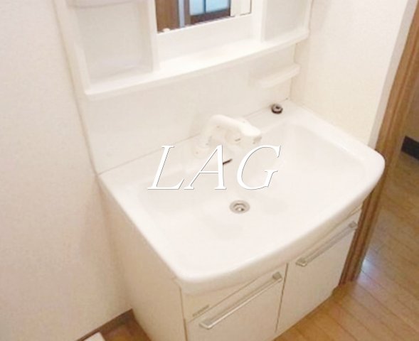 洗面設備　独立洗面台(同仕様)です。
