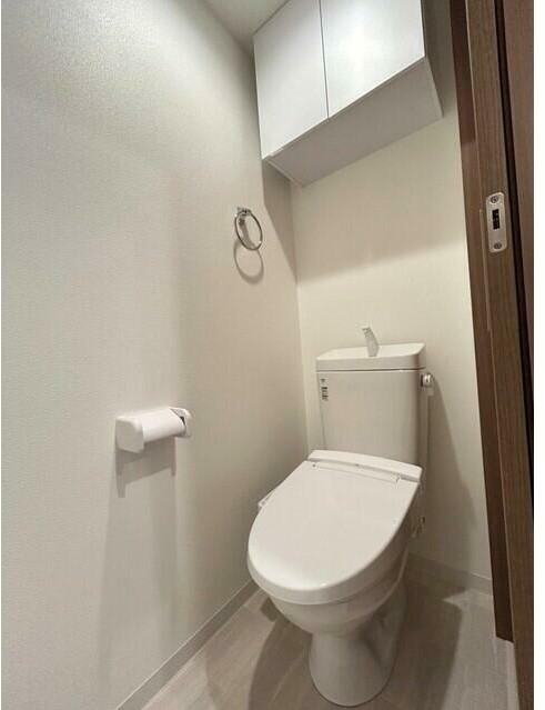 トイレ　落ち着いた色調のトイレです♪