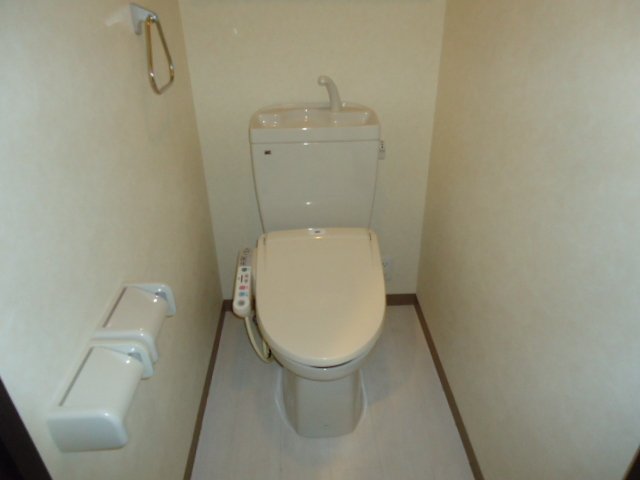 トイレ　シャワー付トイレ