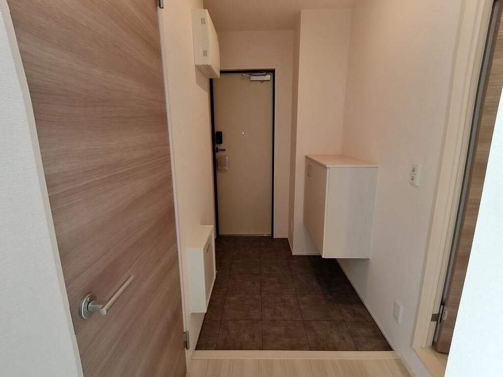 玄関　※別号室参考写真※