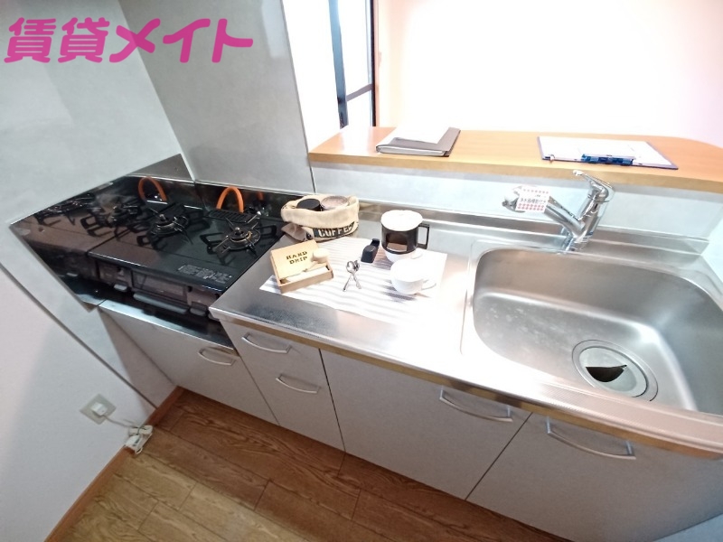 キッチン　反転タイプ参考写真