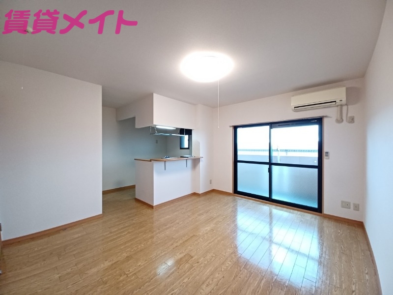 居室・リビング　反転タイプ参考写真