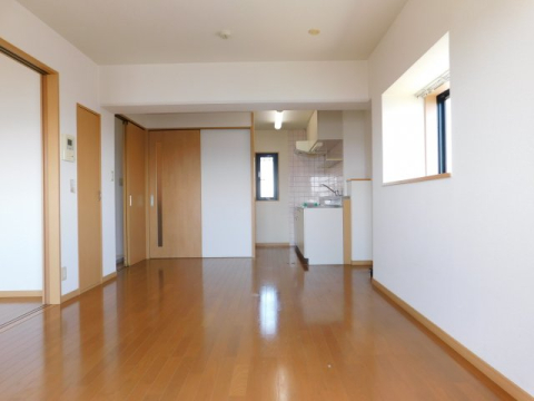 居室・リビング　※内装写真は別室のものです。