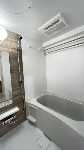 バス・シャワールーム　日々の疲れを癒すお風呂付です（モデルルーム）