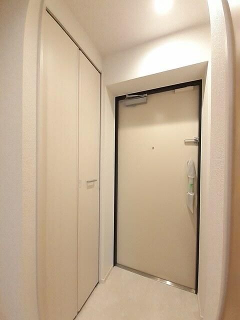 玄関　※別部屋参考写真