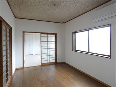 アーバン柴田A棟の居間写真