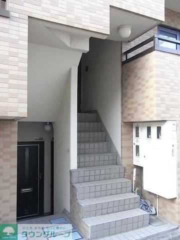 エントランス　共同階段