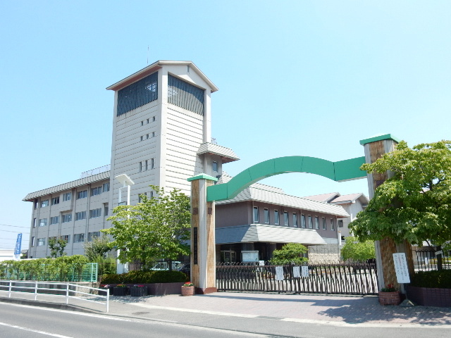 小学校　岡山市立御南小学校（小学校）まで637m