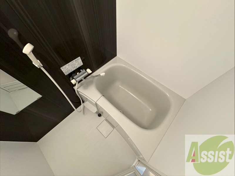 バス・シャワールーム　お風呂になります。一日の疲れを癒してくださいね。