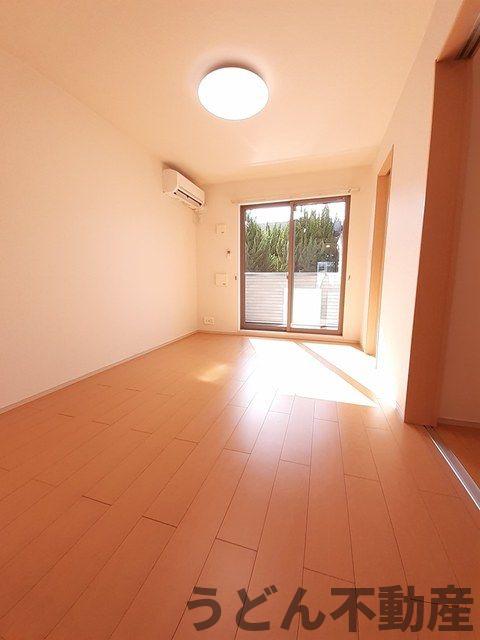 居室・リビング　うどん県のお部屋探しはうどん不動産へ うどんちゃんとLINE