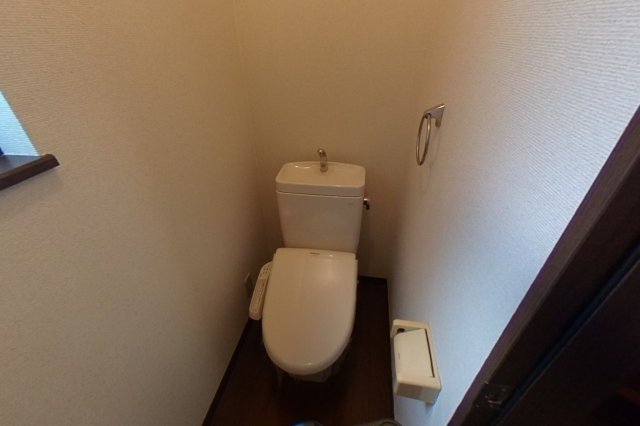 トイレ　※同物件別号室の写真になります