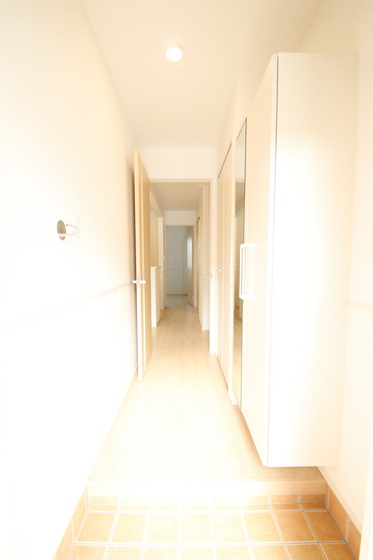 玄関　※別部屋の写真です