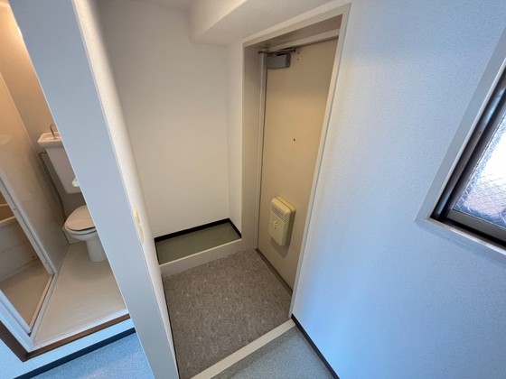 玄関　※別部屋の写真です