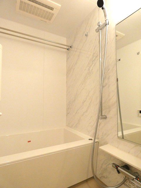 バス・シャワールーム　※別部屋参考写真