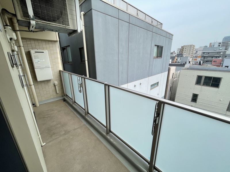 庭　広いバルコニー