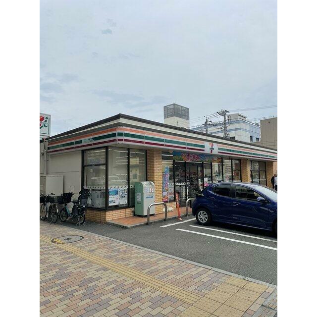 コンビニ　セブンイレブン横浜東神奈川1丁目店（コンビニ）まで205m