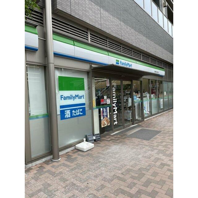 コンビニ　ファミリーマート東神奈川東口店（コンビニ）まで365m