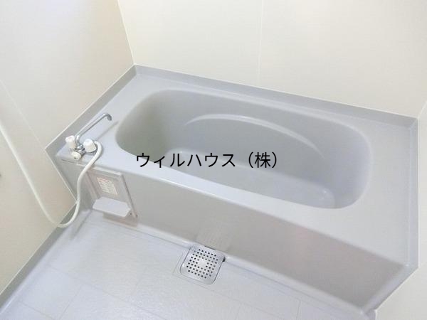バス・シャワールーム　浴室乾燥機付きバス！