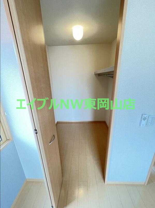 収納　収納力のあるウォークインクローゼット