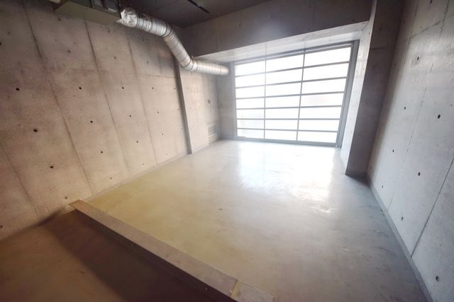 駐車場　ガレージタイプ駐車場