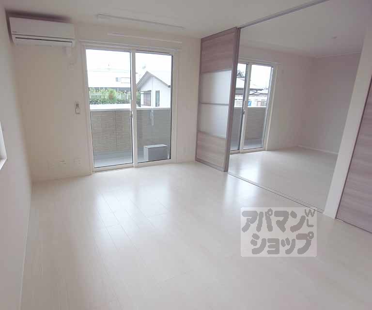 居室・リビング　１３帖のお部屋です。