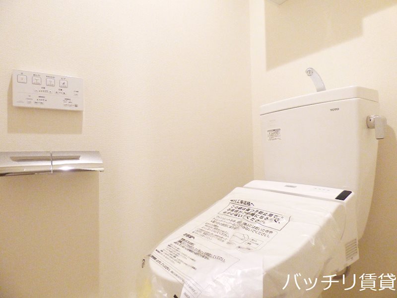 トイレ　同型タイプの為、現状を優先いたします。